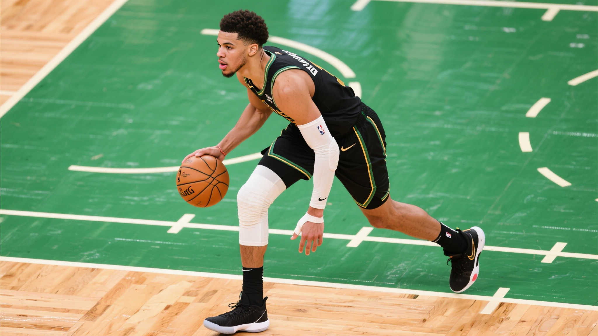 博格巴示好皇马:刻苦训练备战,接班克罗斯成焦点 博格巴示好皇马:刻苦训练备战,接班克罗斯成焦点